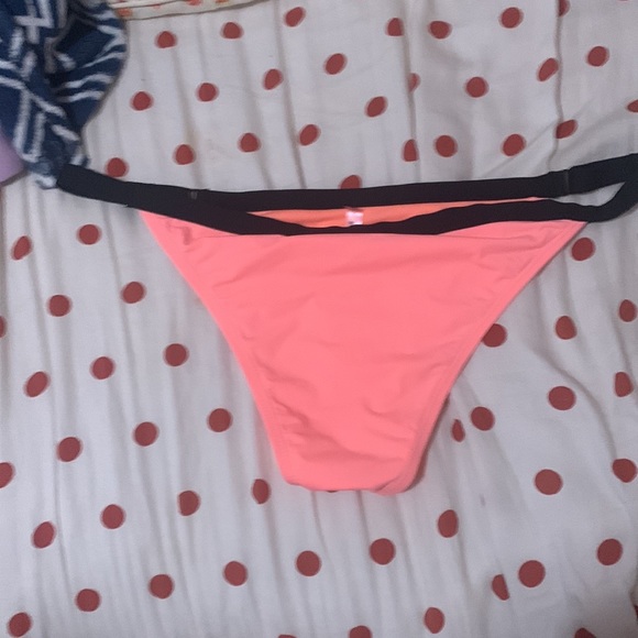 pink bottoms - Picture 2 of 3